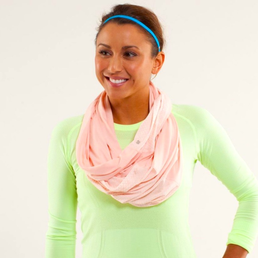 Lululemon pink infinity scarf